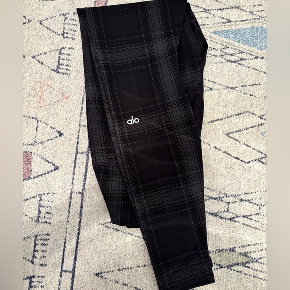 ALO Yoga Dark Checkered Leggings - Picture 2 of 3